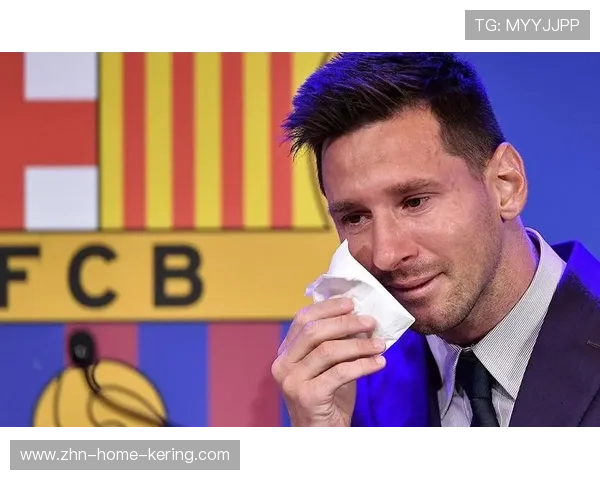 决赛结束瞬间，梅西好友难忍情绪泪洒边线